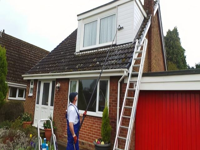 gutter-cleaning (1)-kireth-ai